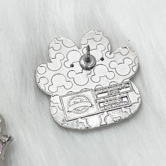 🔮 5/$25 Disney The Lion King Scar Paw Pin‎ - Picture 3 of 3